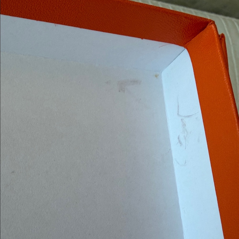 Hermes Large storage , Evelyne, Bolide, Sweater, sneakers, shoes box.like new - Picture 6 of 12